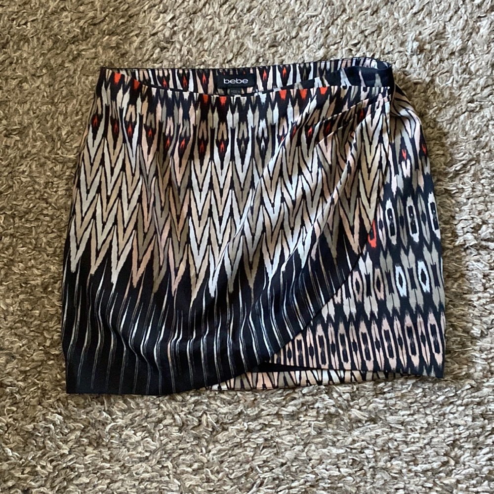 Bebe skirt